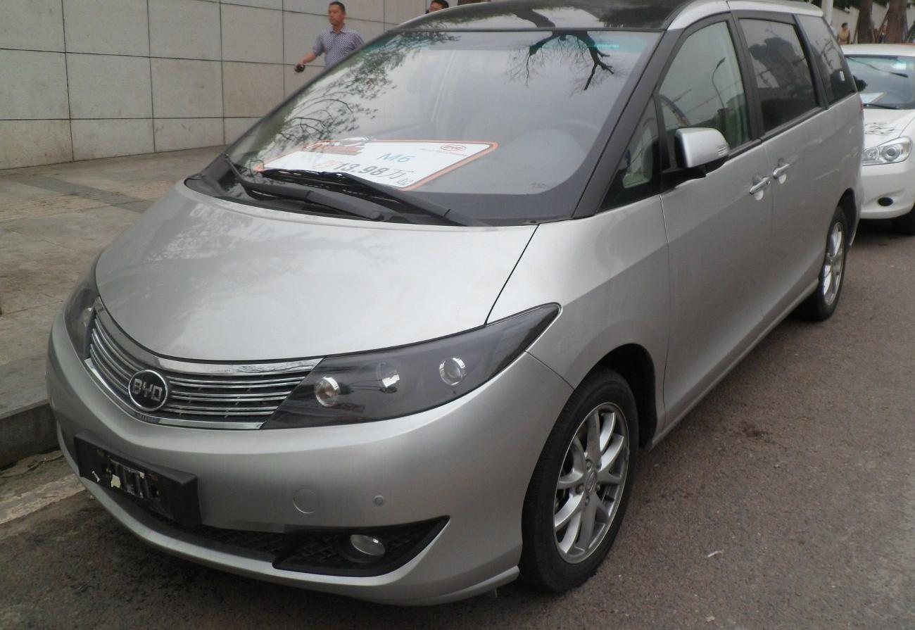 BYD M6
