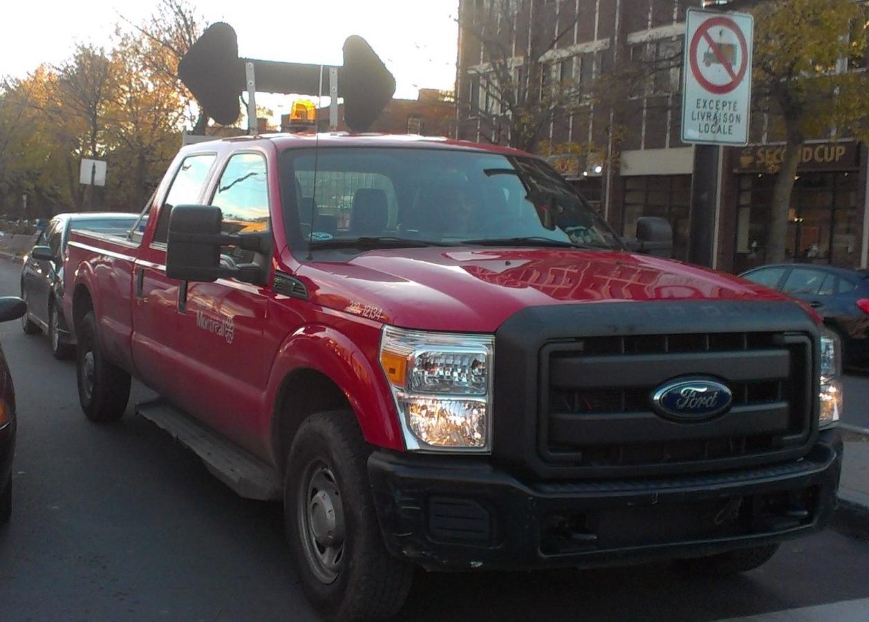 Ford F-350 Super Duty III Crew Cab Long box