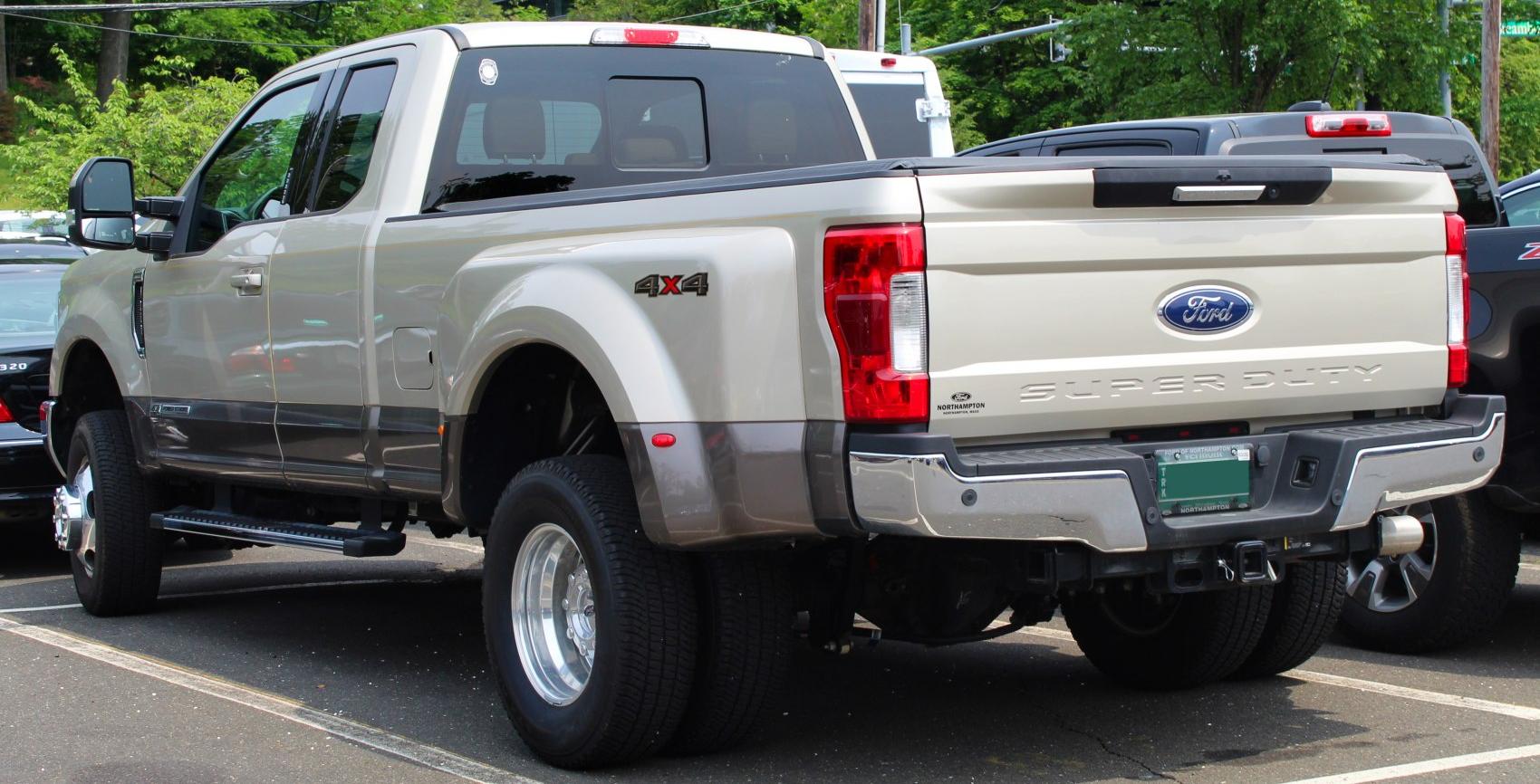 Ford F-350 Super Duty IV Super Cab Long box