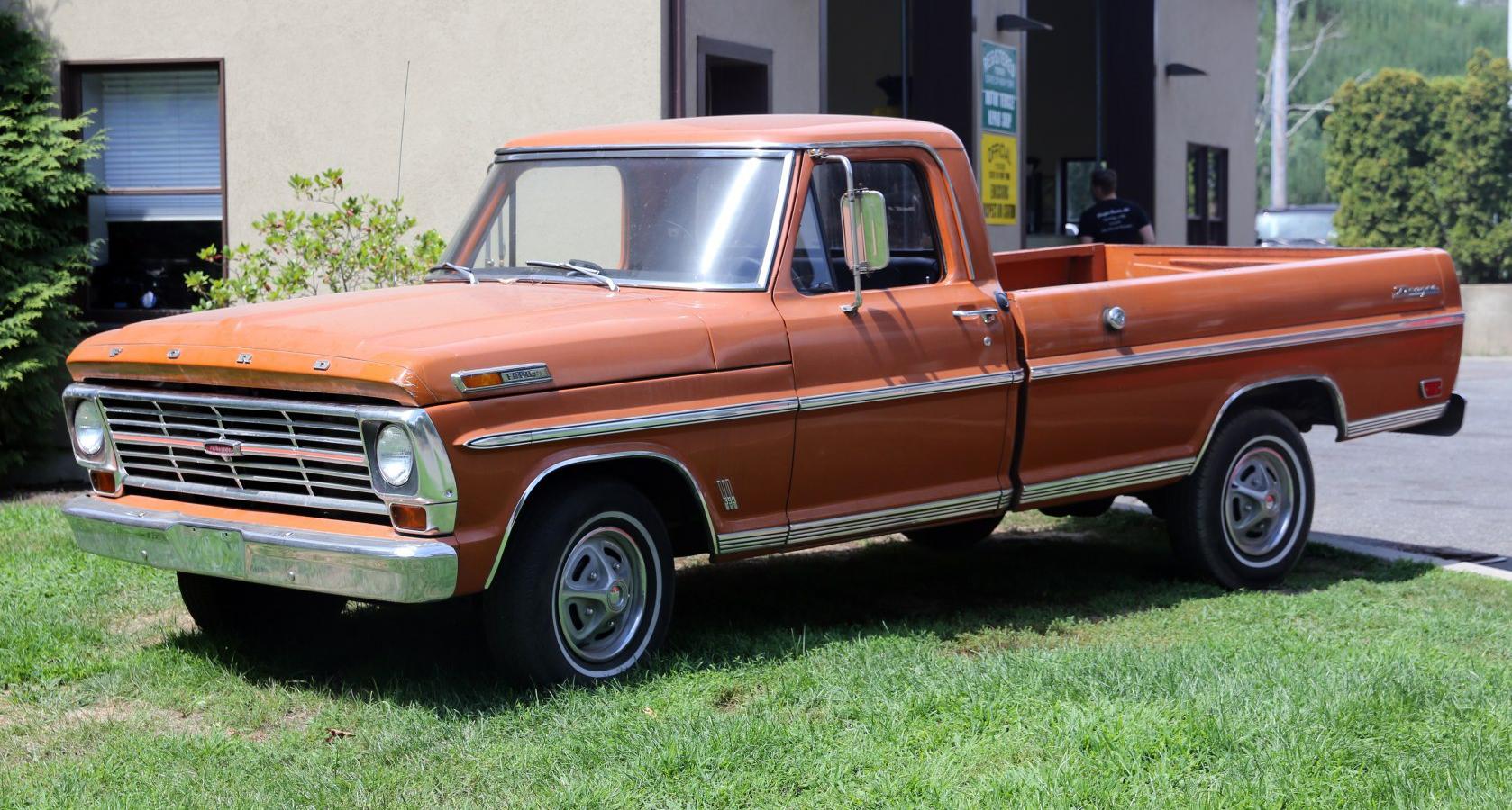 Ford F-Series F-100 V