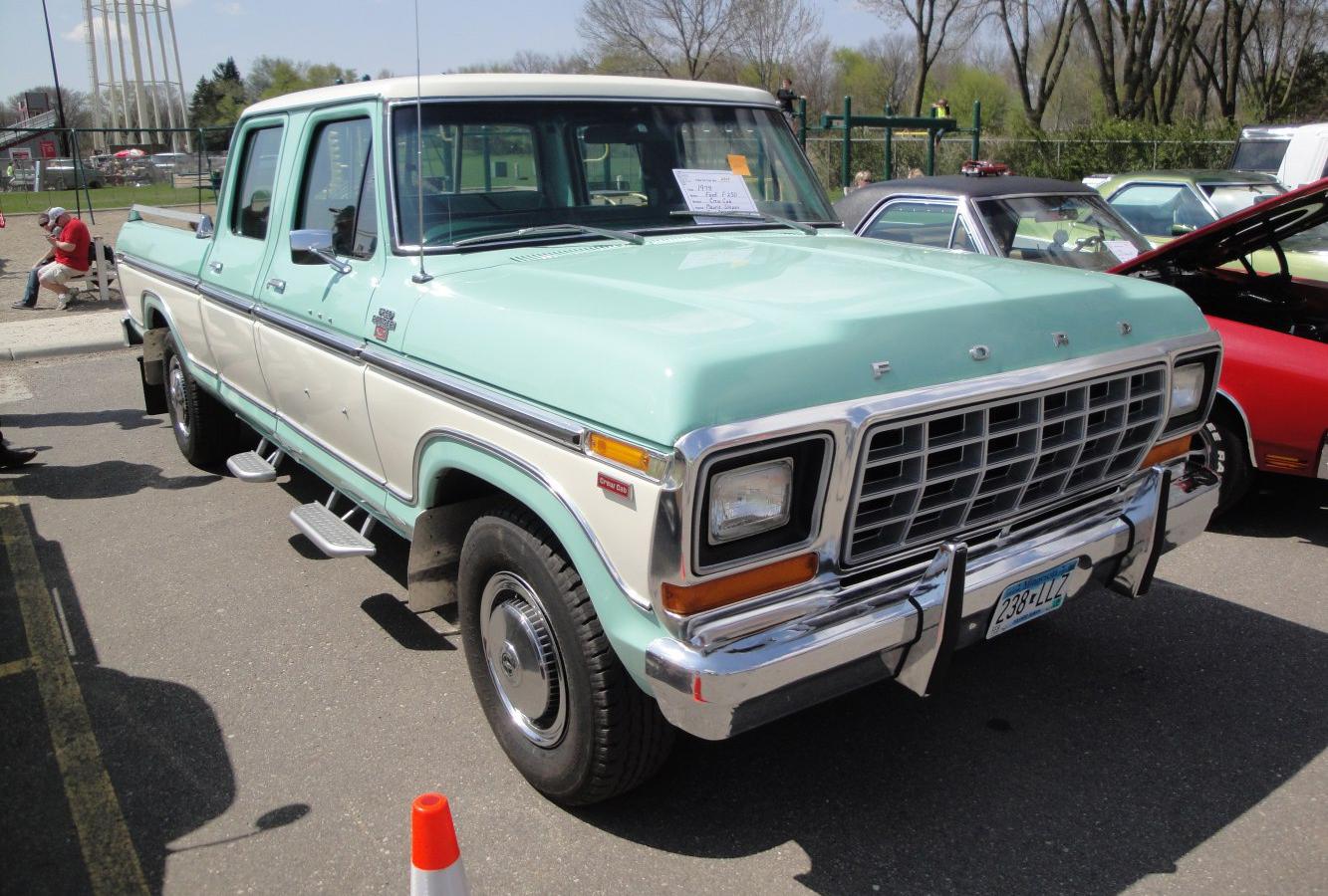 Ford F-Series F-250 VI Crew Cab