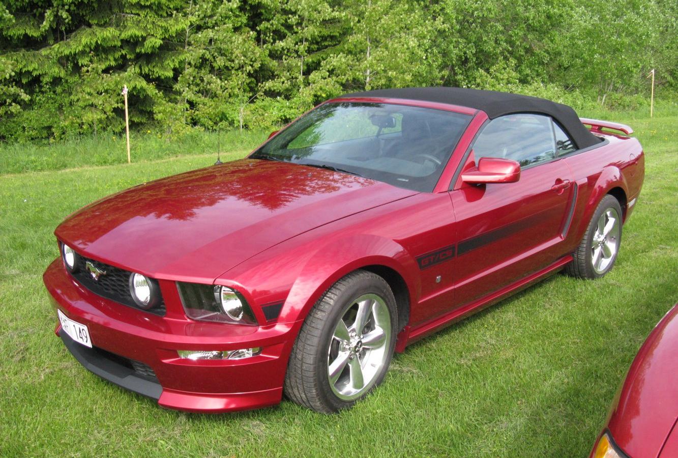 Ford Mustang Convertible V
