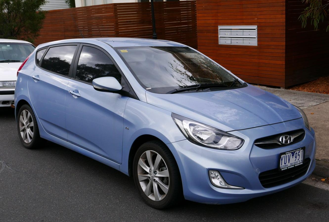Hyundai Accent IV Hatchback