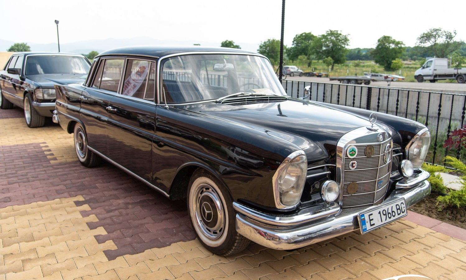Mercedes-Benz Fintail (W111)