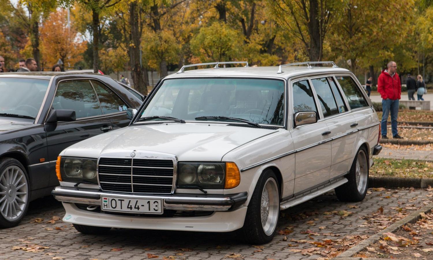 Mercedes-Benz S123