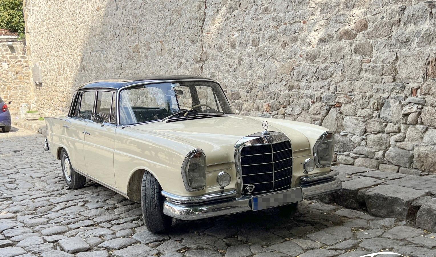 Mercedes-Benz W111 Coupe