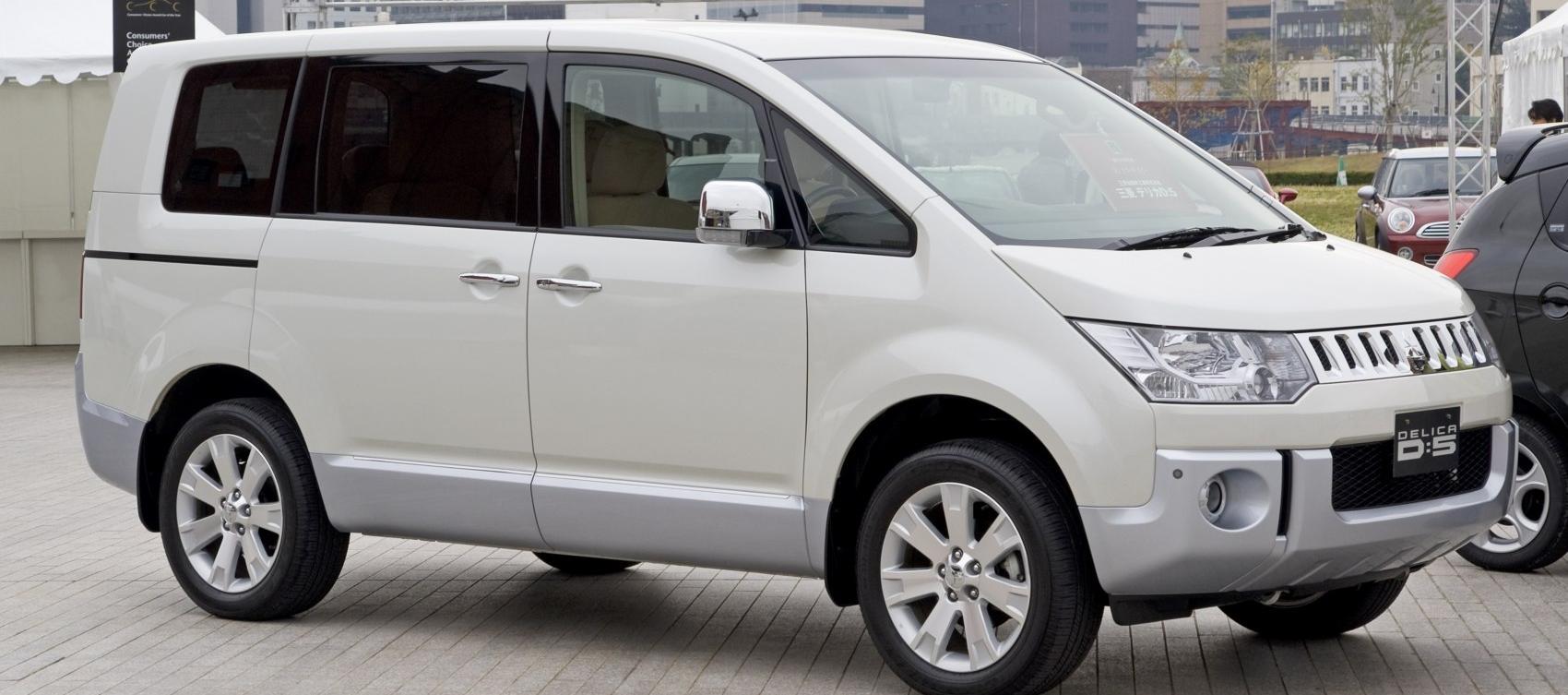 Mitsubishi Delica (D5)