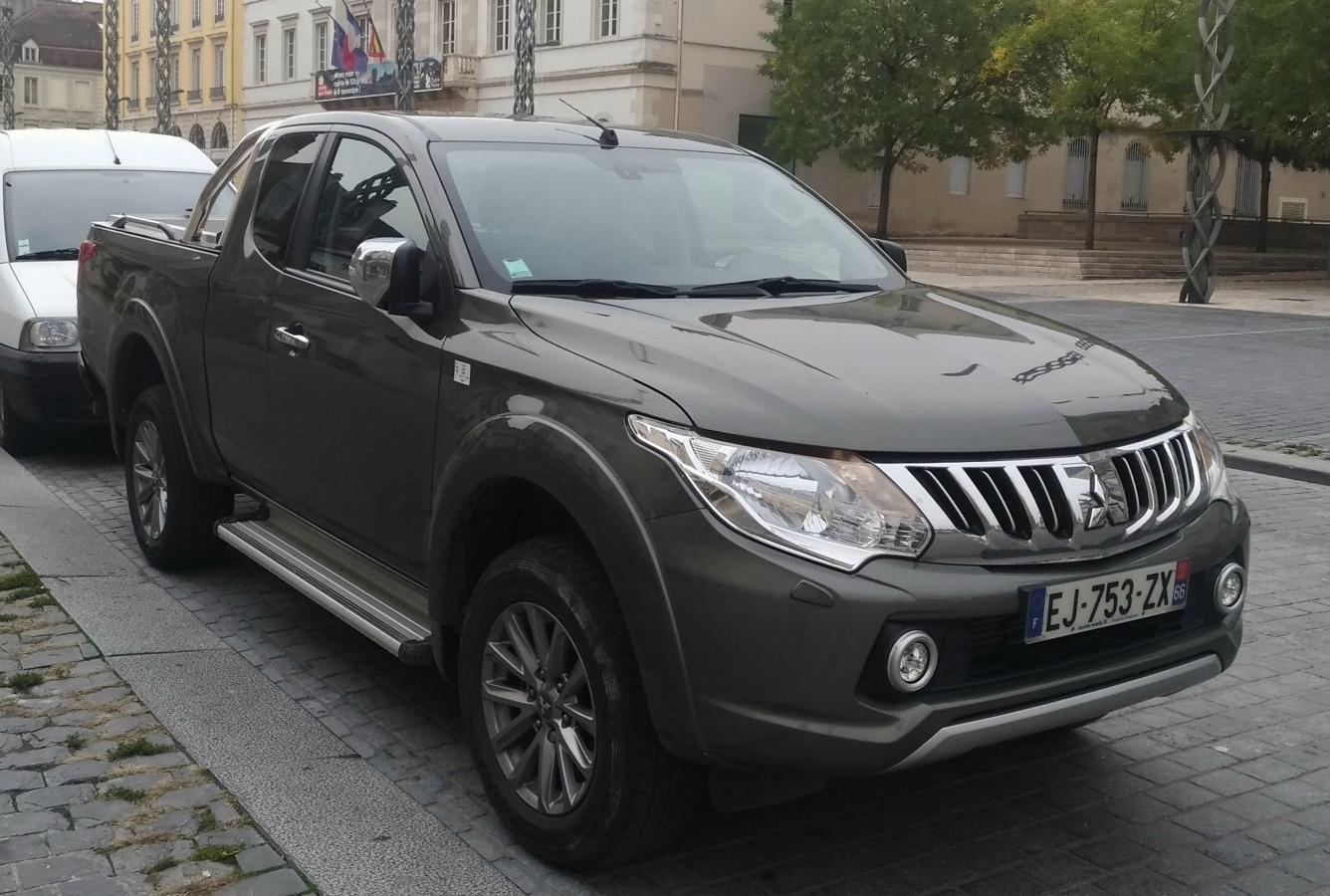 Mitsubishi L200 V Club Cab