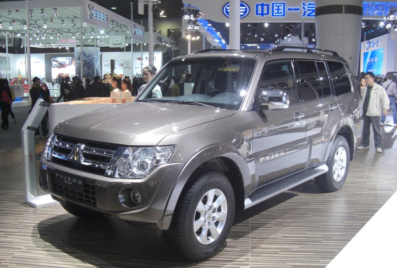 Mitsubishi Pajero IV (facelift 2012)