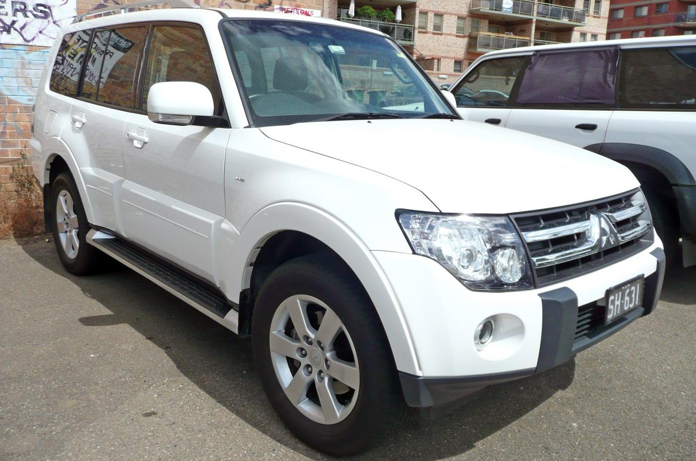 Mitsubishi Pajero IV