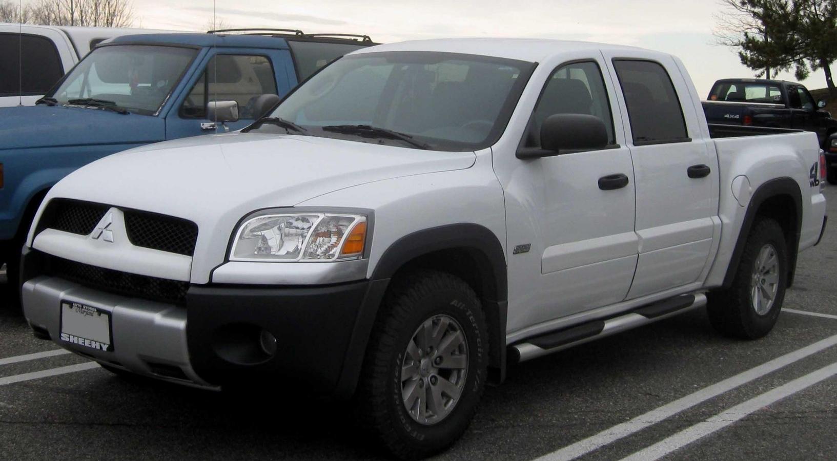 Mitsubishi Raider