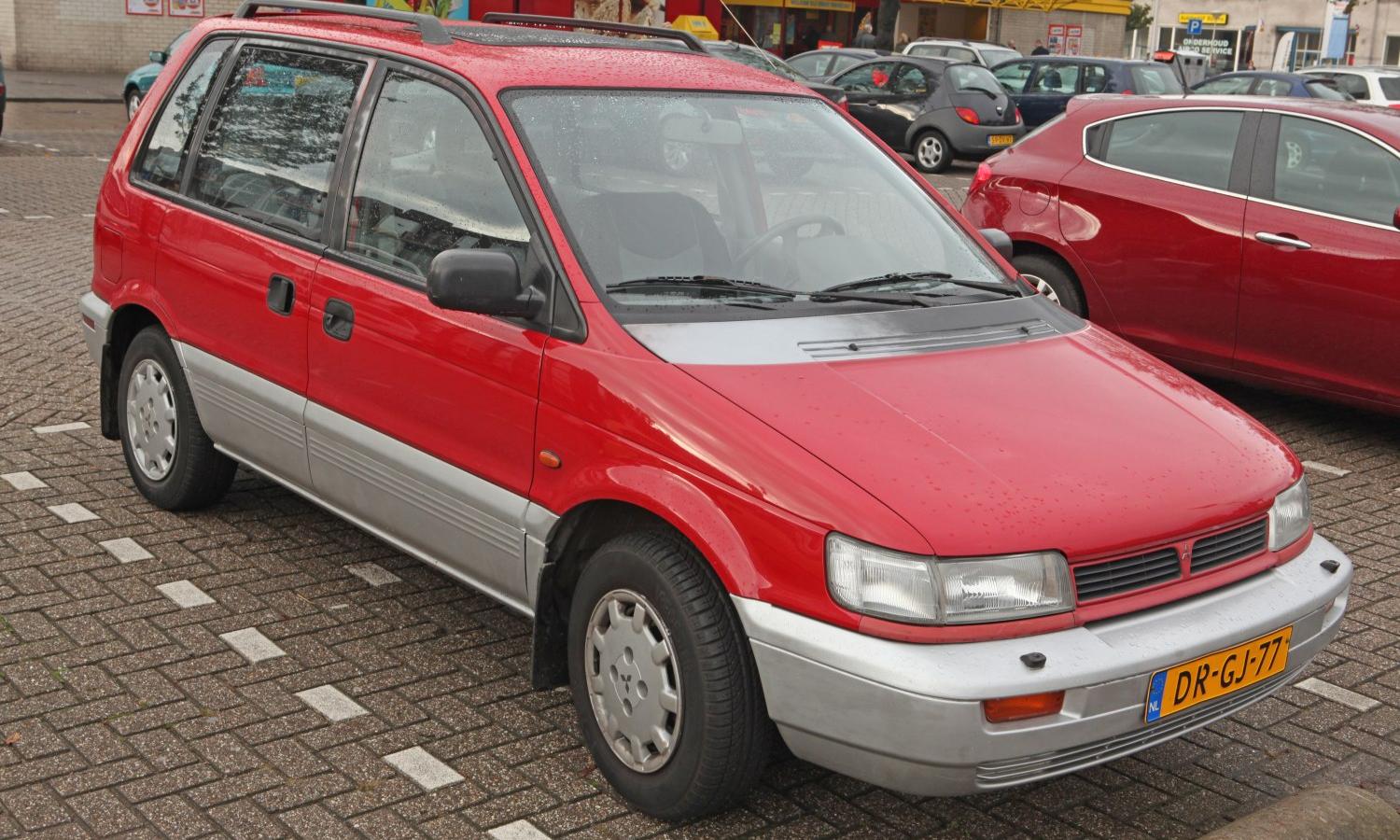 Mitsubishi Space Runner (N1_W,N2_W)