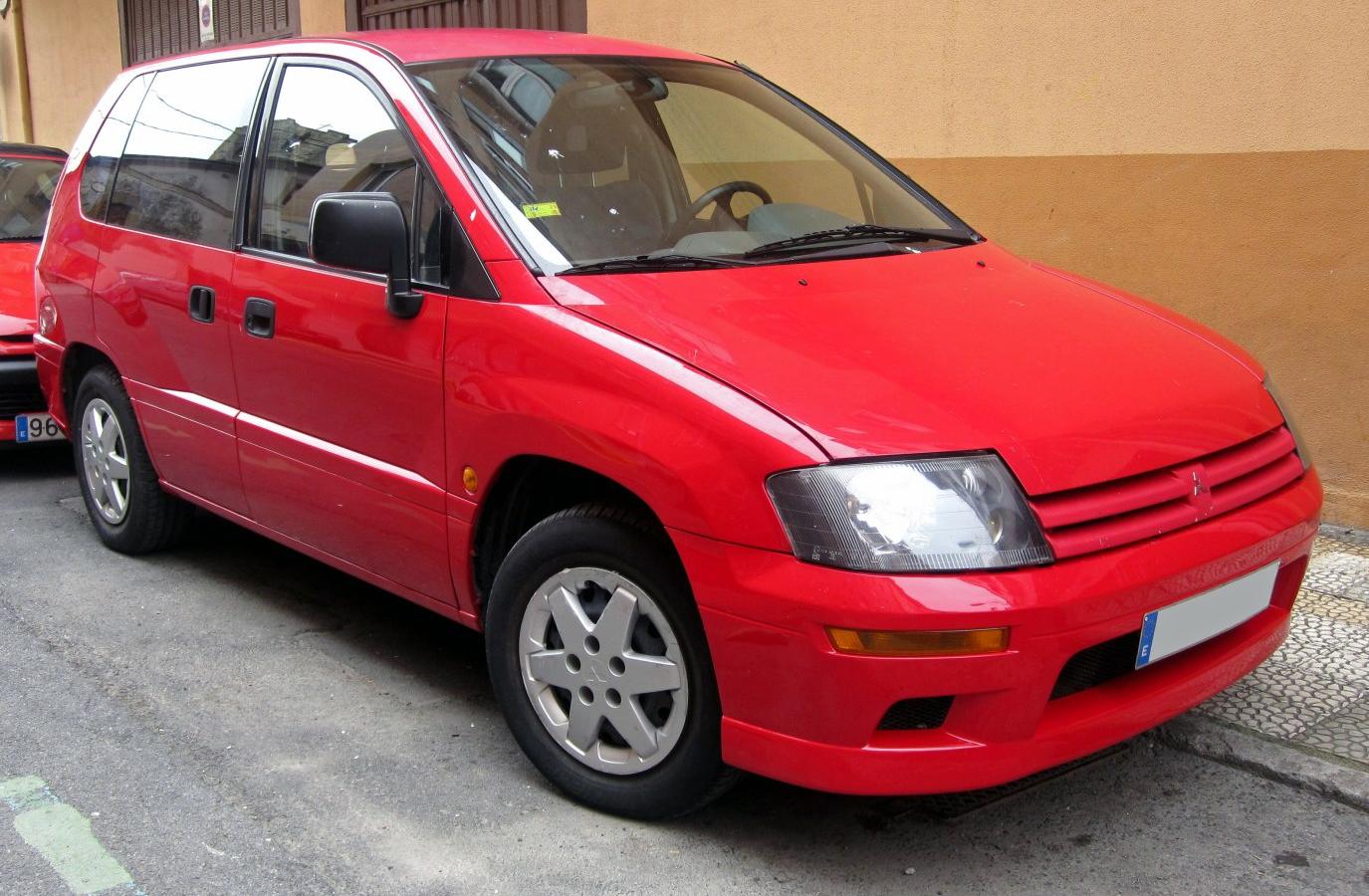 Mitsubishi Space Runner (N50)