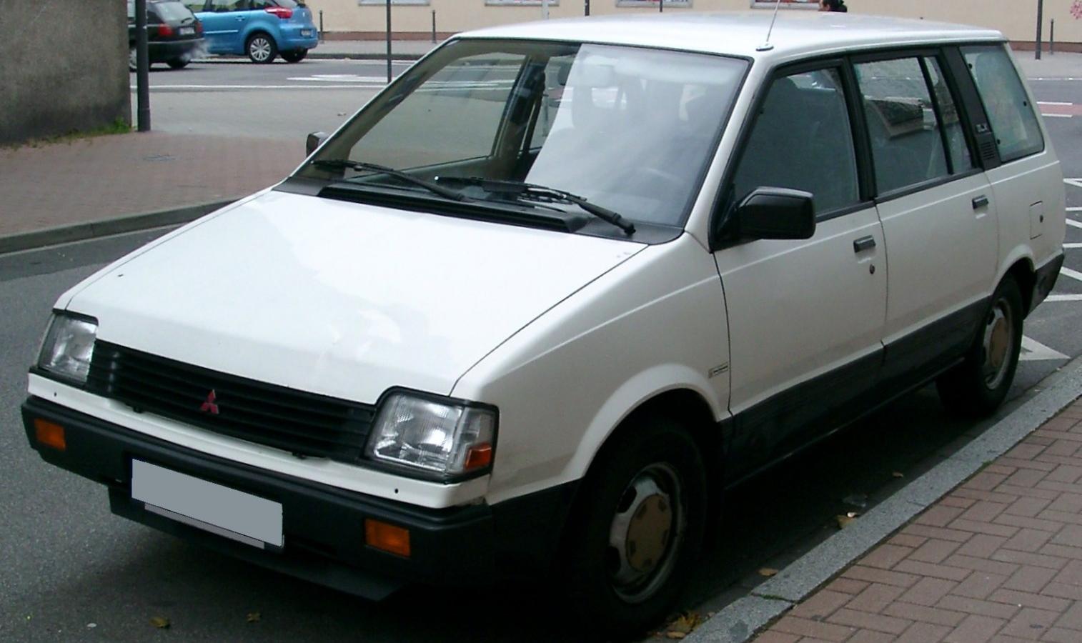 Mitsubishi Space Wagon I