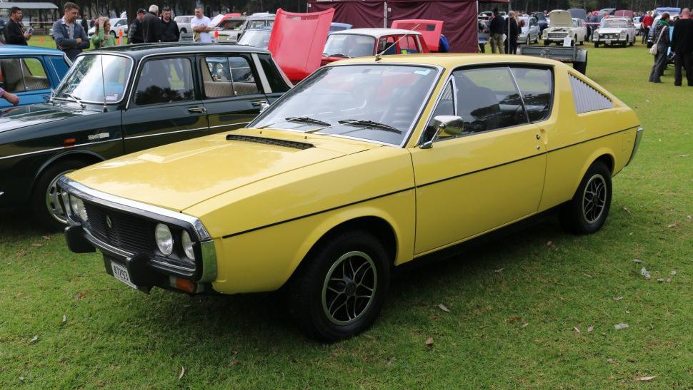 Renault 17