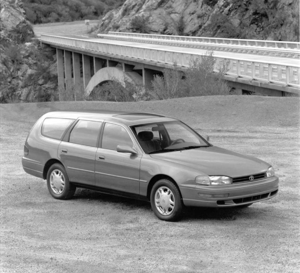Toyota Camry III Wagon (XV10)