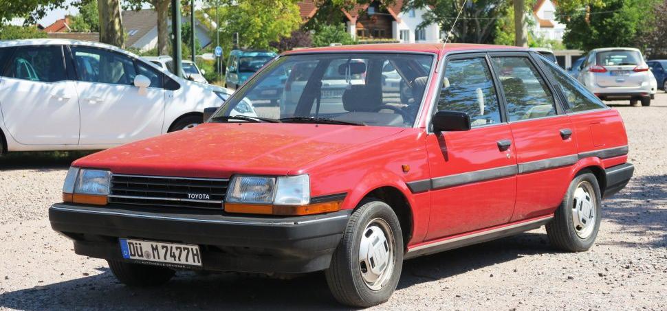 Toyota Carina Hatch (T15)