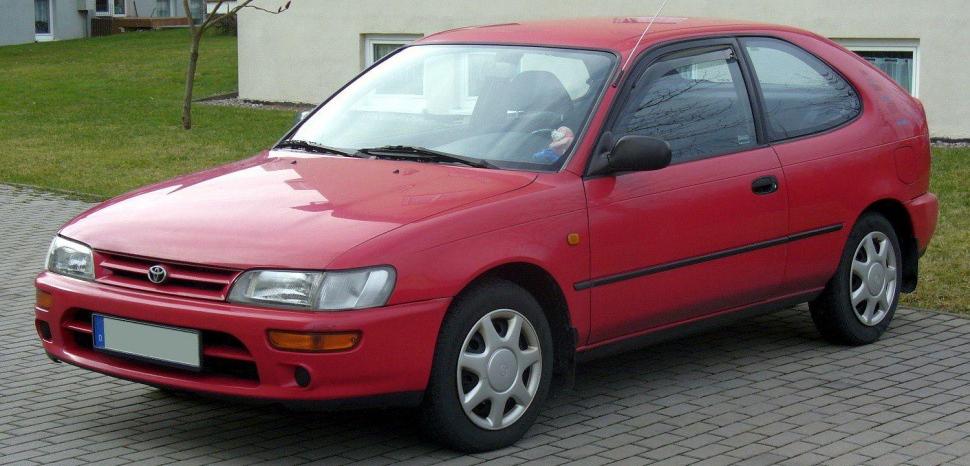 Toyota Corolla Compact VII (E100)