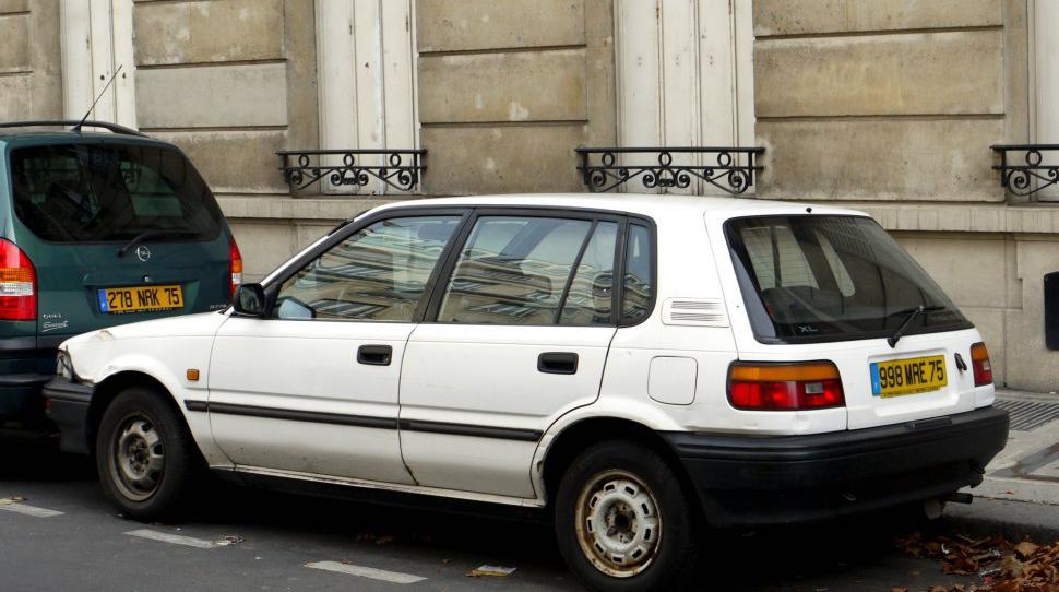 Toyota Corolla Hatch VI (E90)