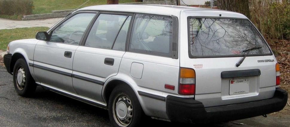 Toyota Corolla  Wagon VI (E90)