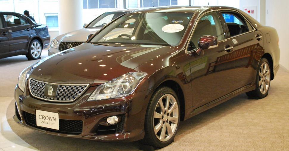 Toyota Crown XIII Athlete (S200)