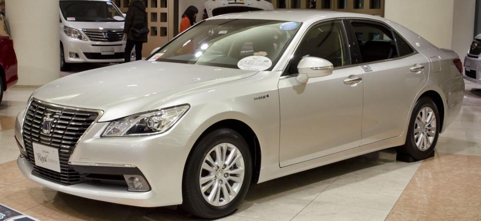 Toyota Crown XIV Royal (S210)