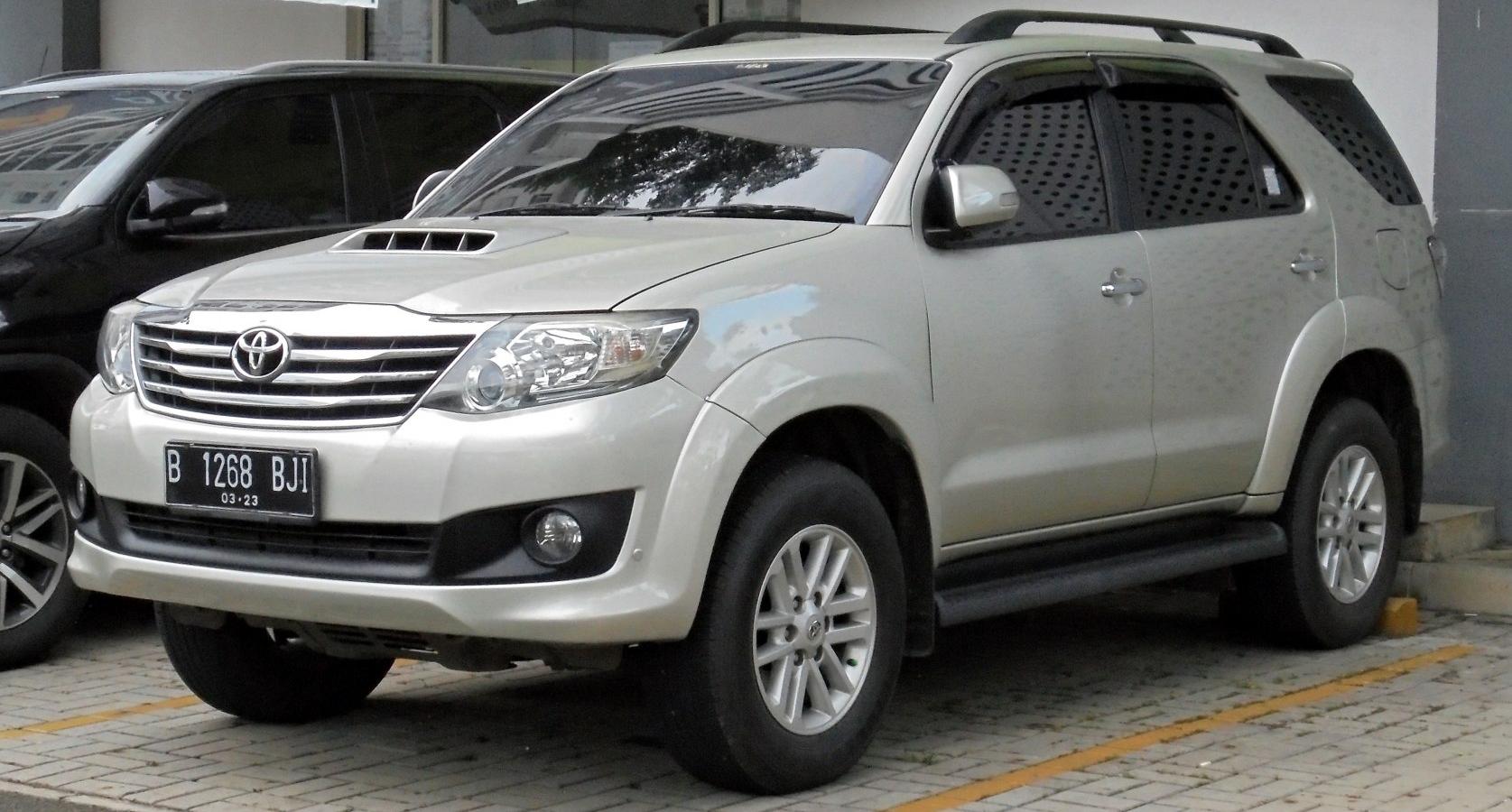 Toyota Fortuner I (facelift 2011)