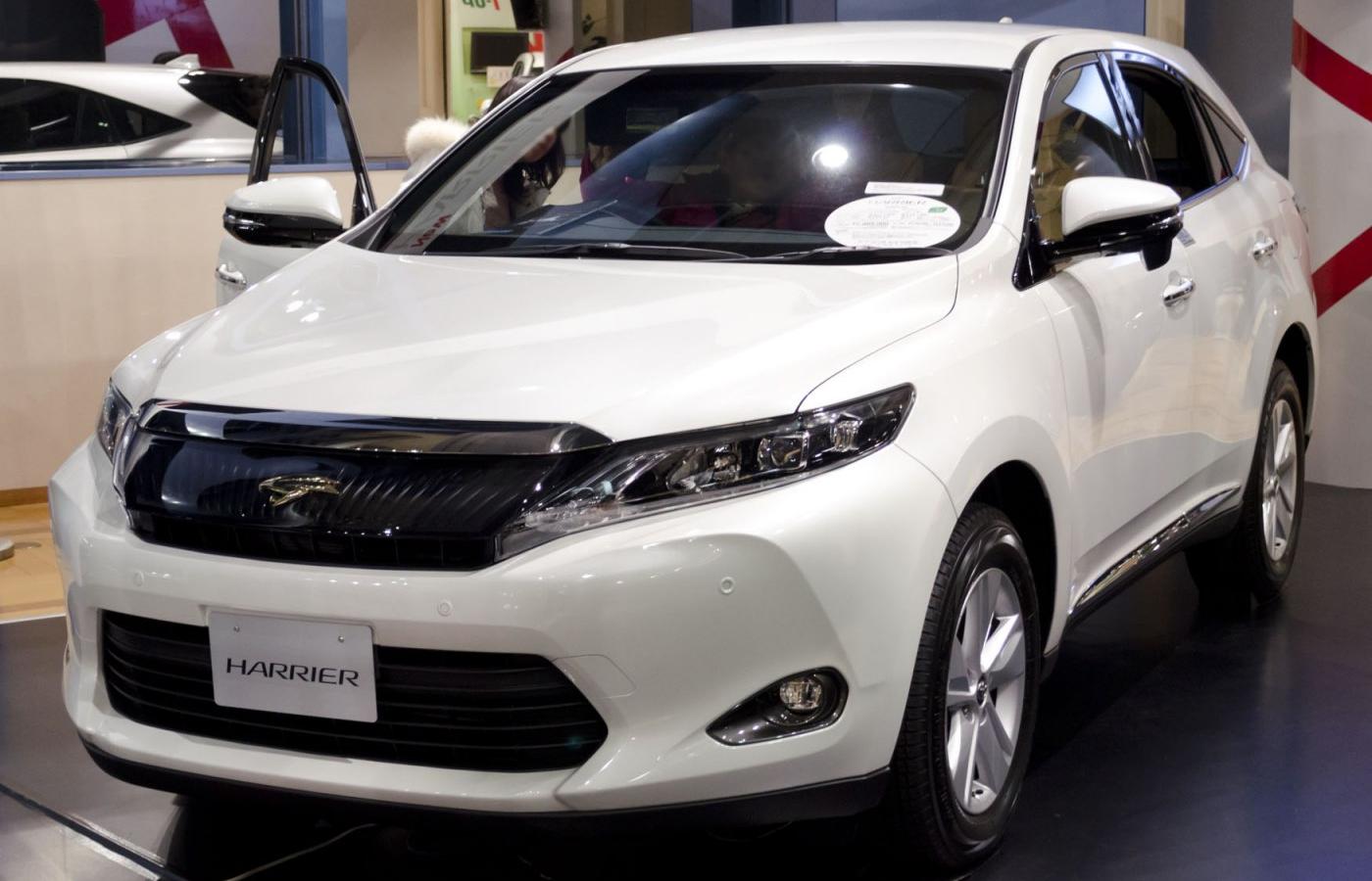 Toyota Harrier III (XU60)