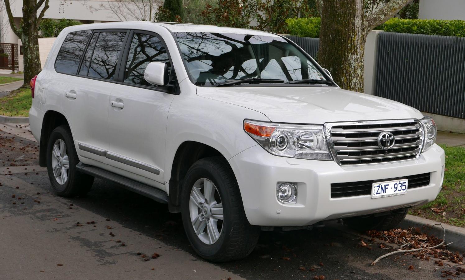 Toyota Land Cruiser (J200, facelift 2013)