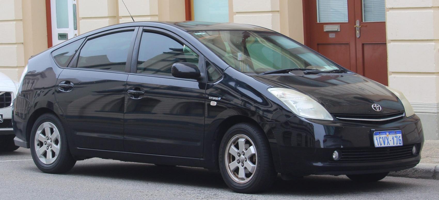 Toyota Prius II (NHW20)
