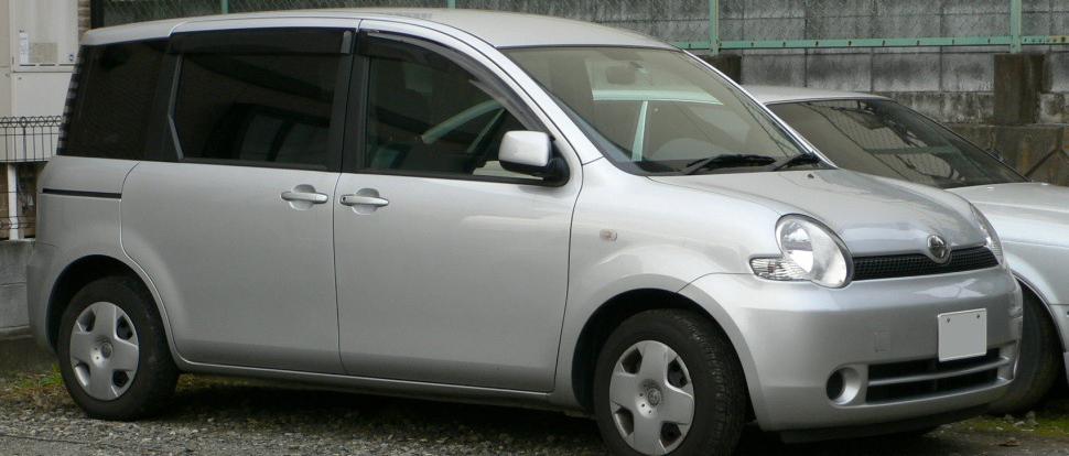 Toyota Sienta I
