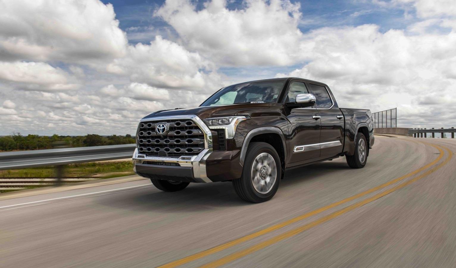 Toyota Tundra III CrewMax Standard Bed