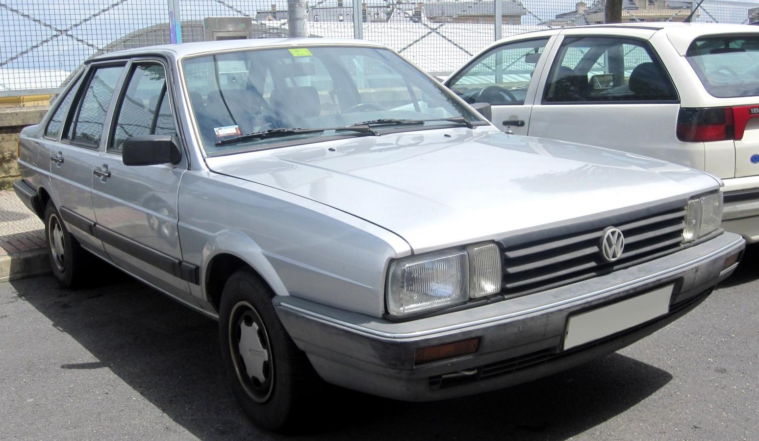 Volkswagen Santana (32B)