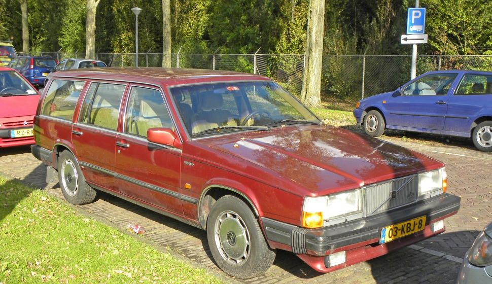 Volvo 760 Kombi (704,765)