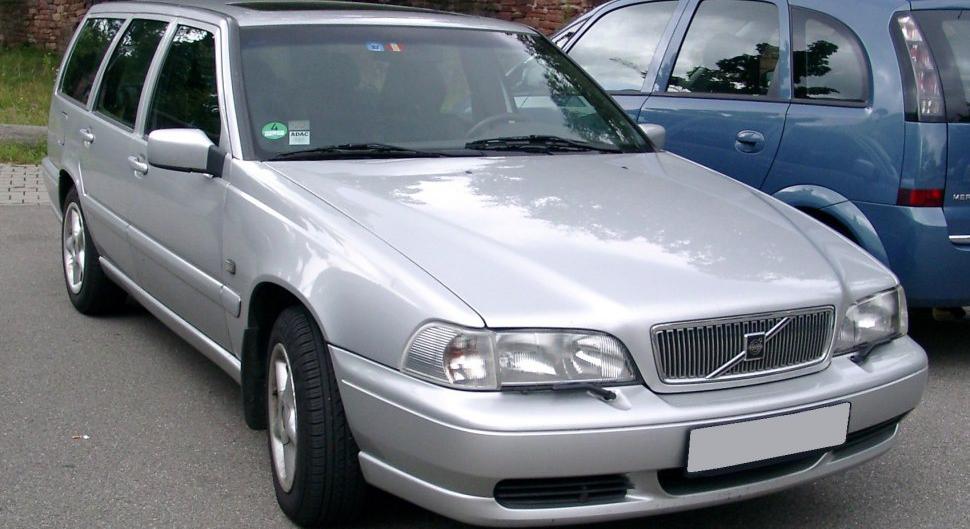 Volvo V70 I