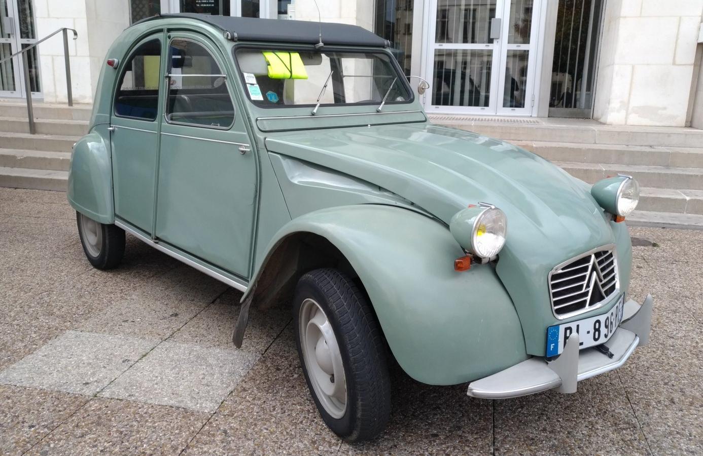 2 CV