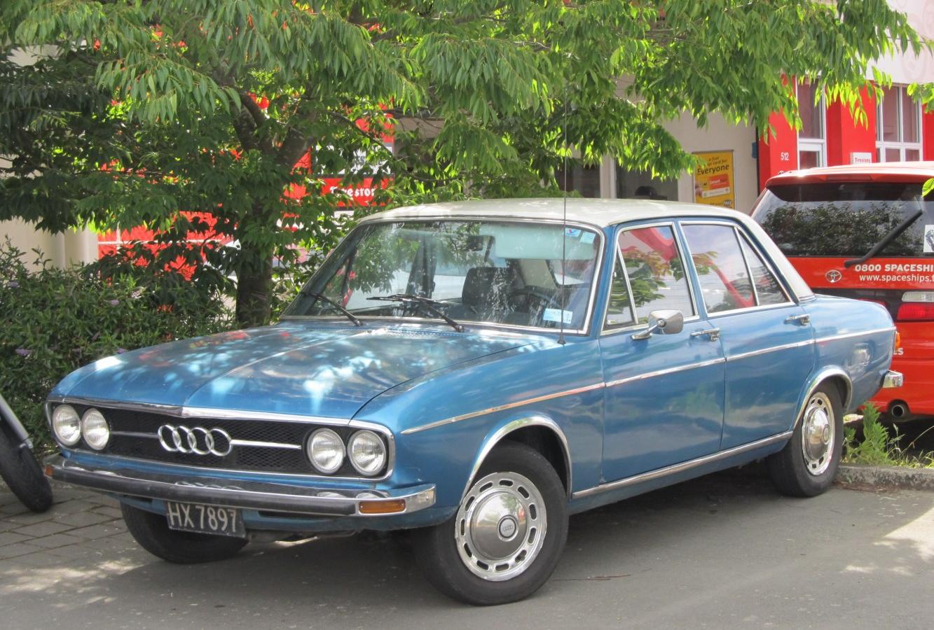 Audi 100 (C1)