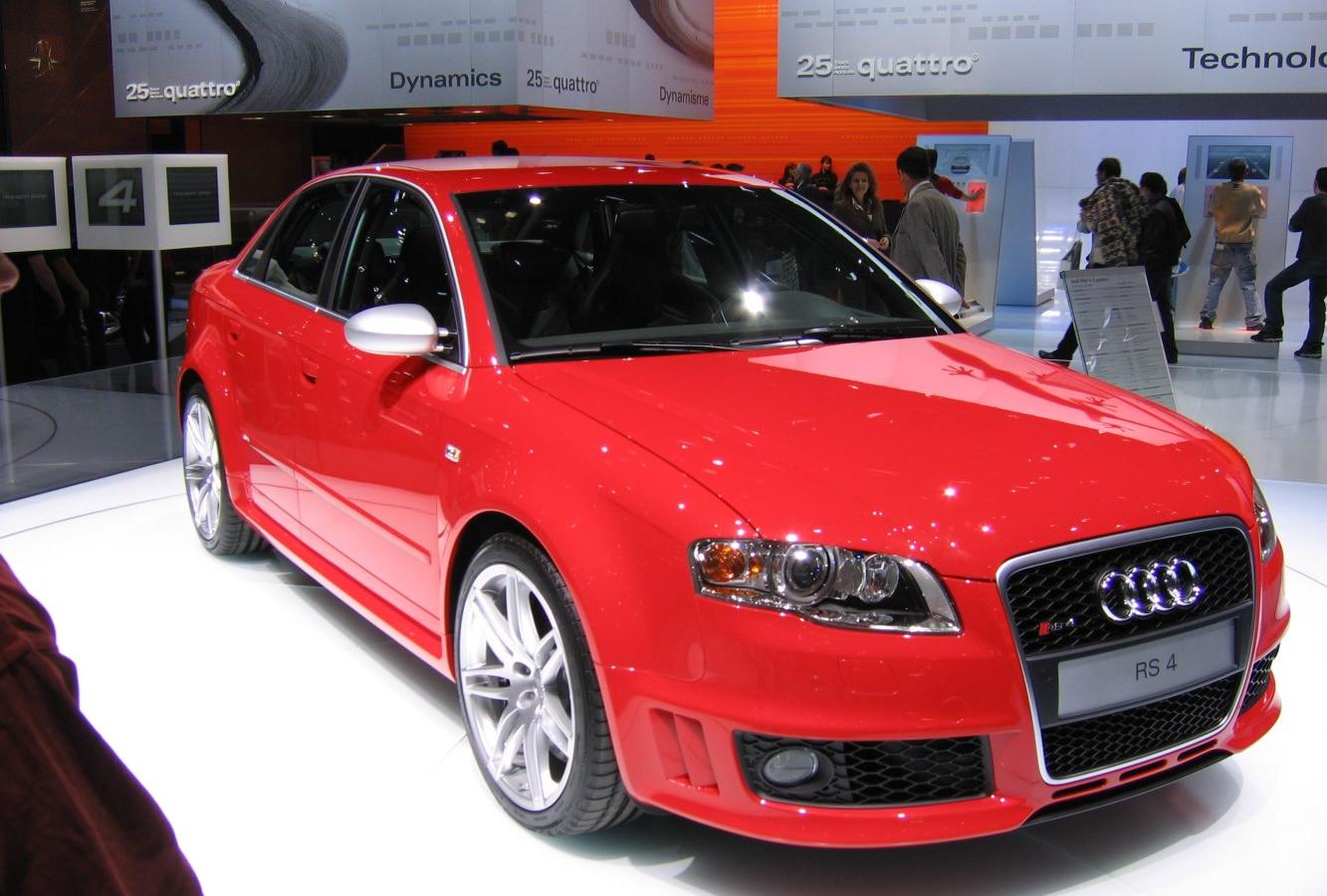 Audi RS 4 Salon (8E, B7)