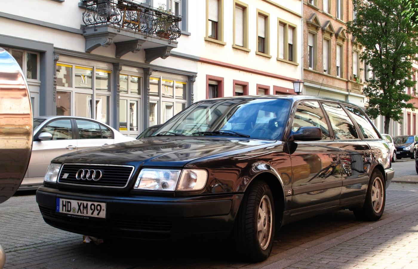 Audi S4 Avant (4A,C4)