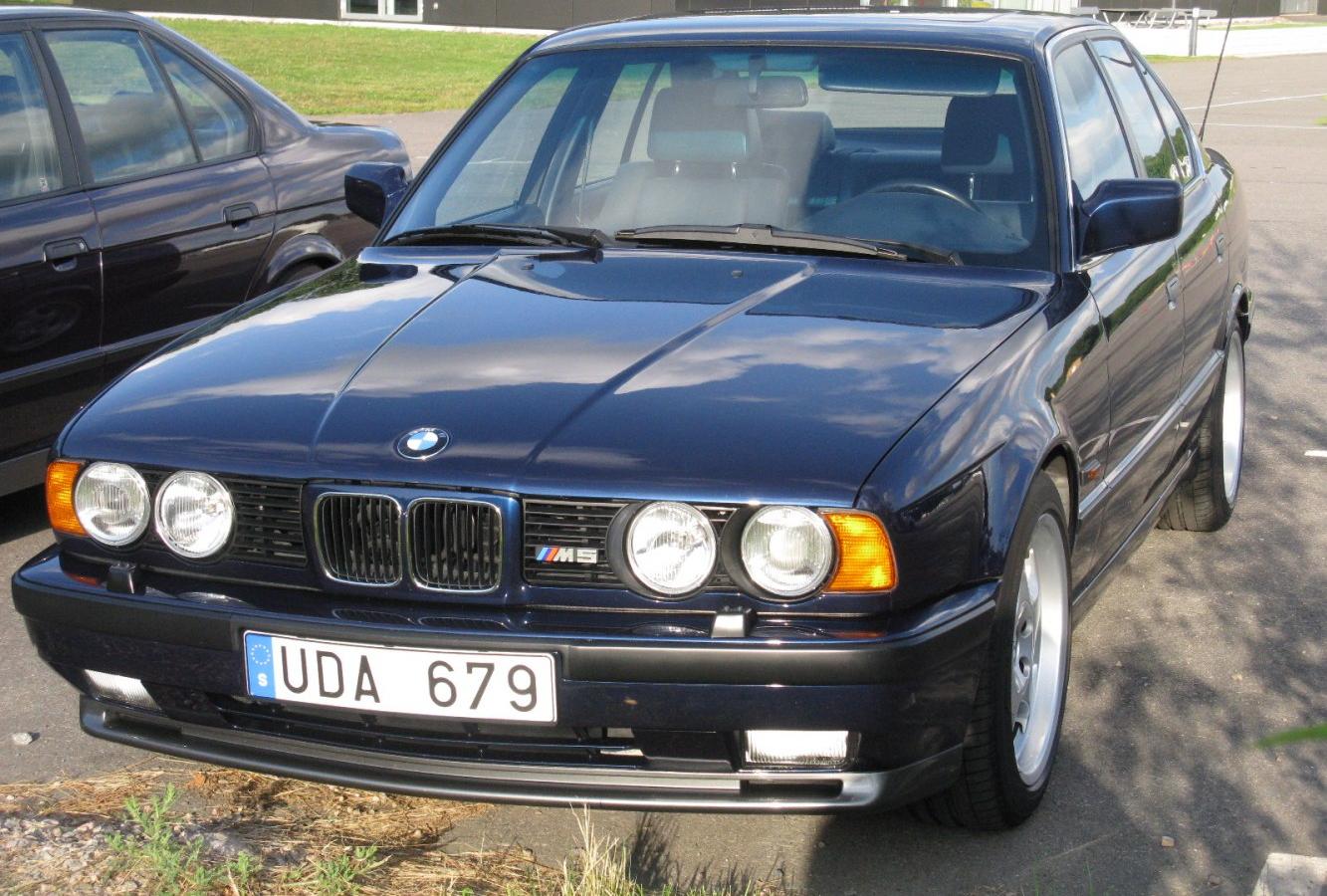 BMW M5 (E34)