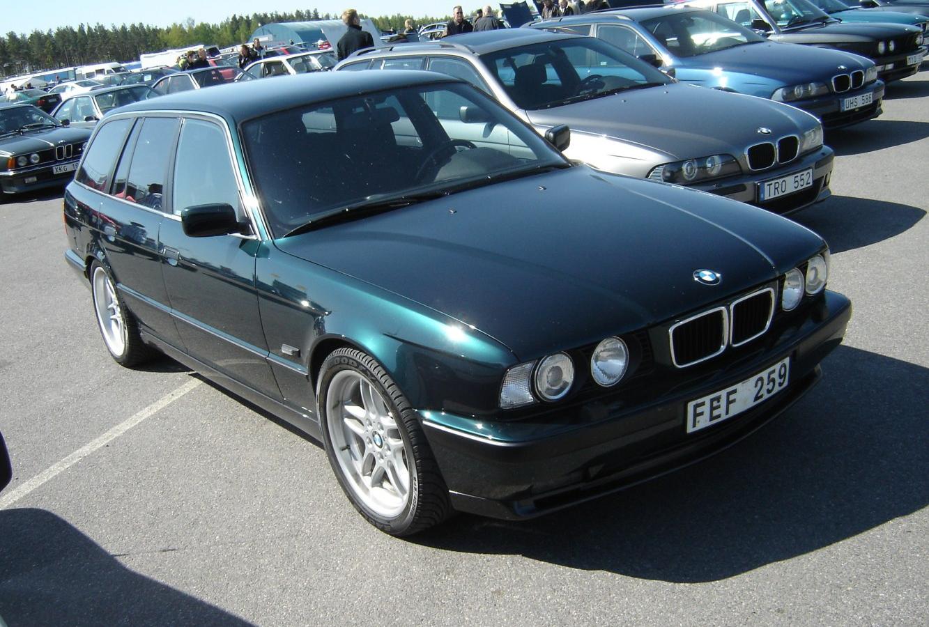 BMW M5 Touring (E34)