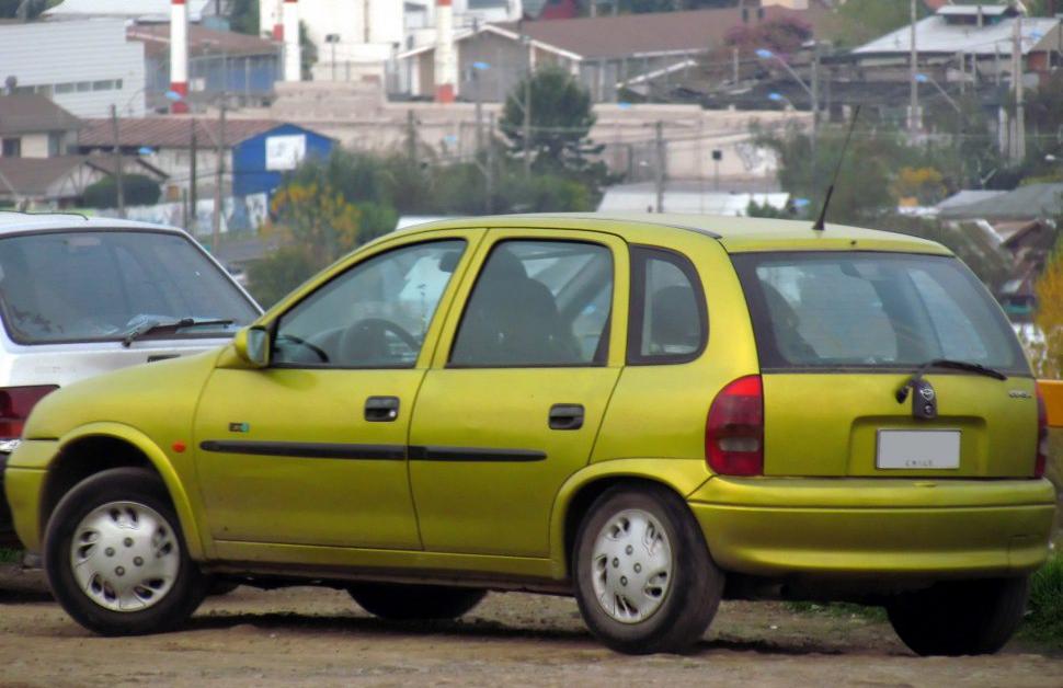 Chevrolet Corsa Hatch (GM 4200)