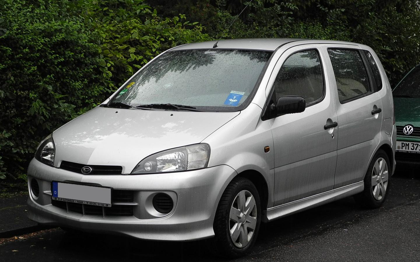 Daihatsu YRV