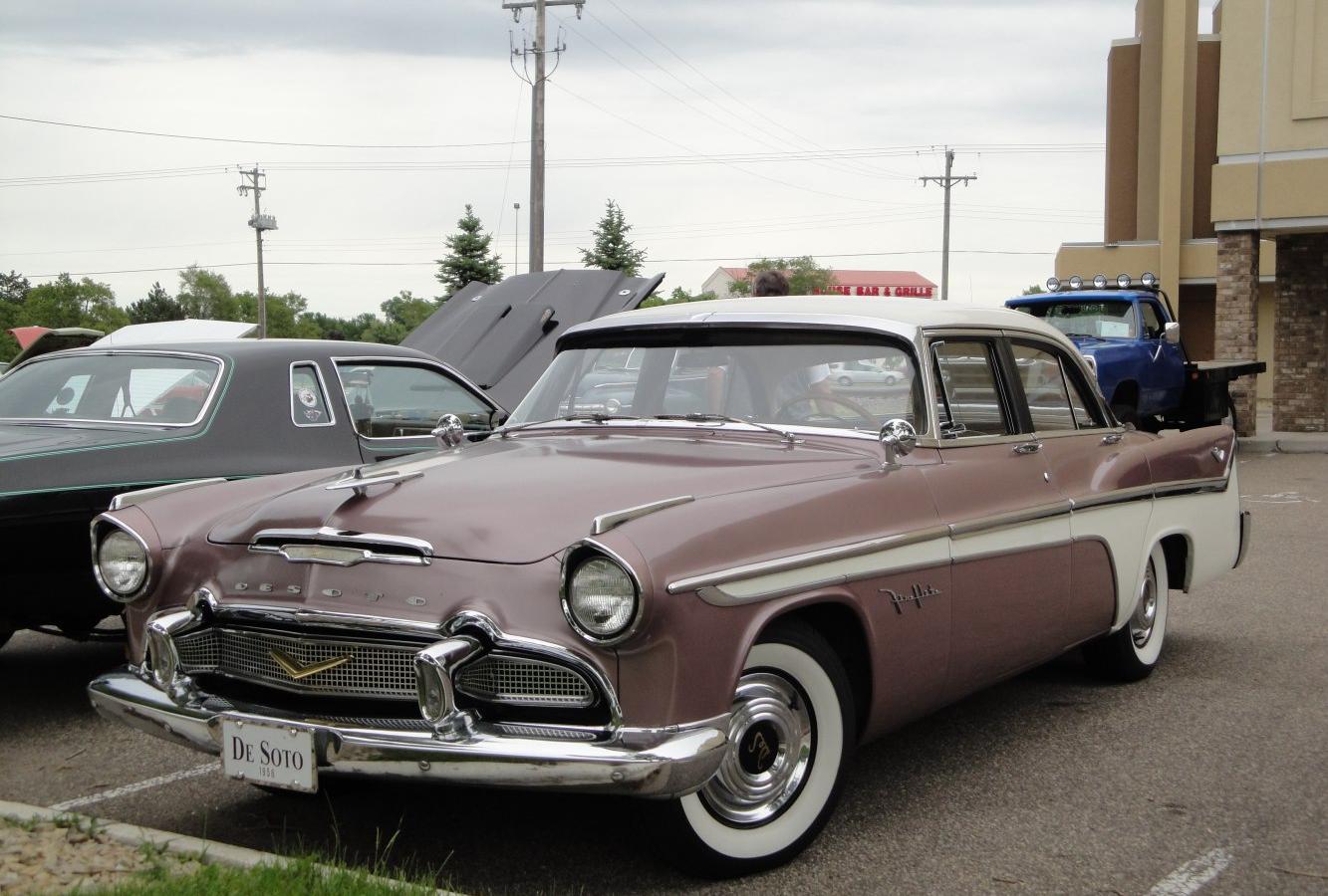 DeSoto Fireflite DeSoto Fireflite II Four-Door Sedan