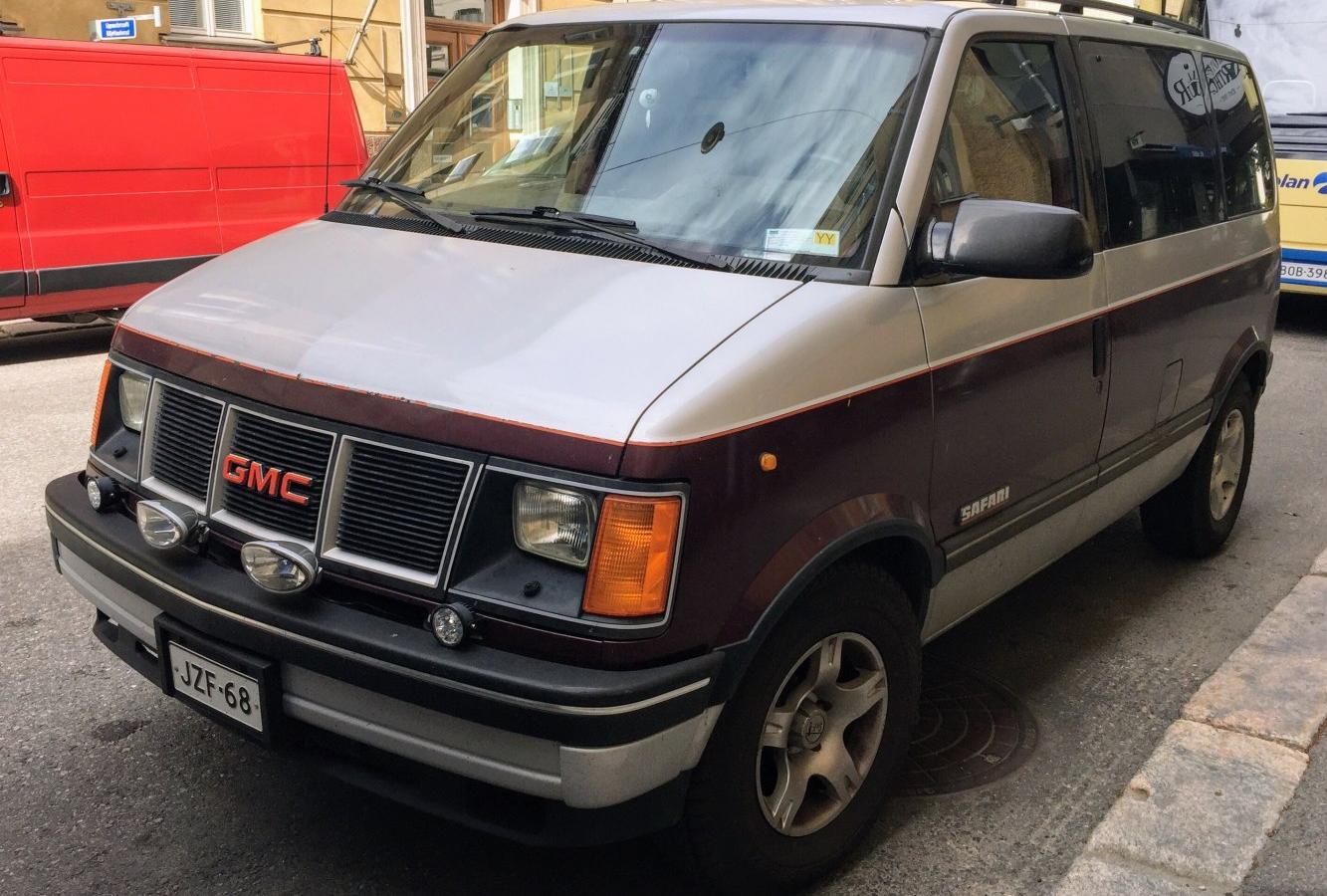 GMC Safari