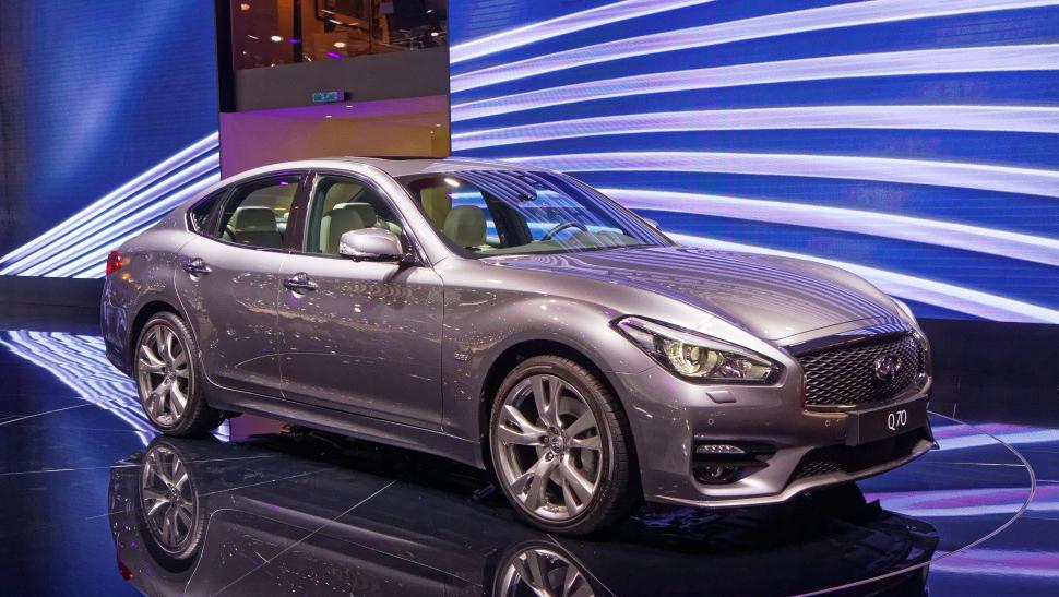 Infiniti Q70