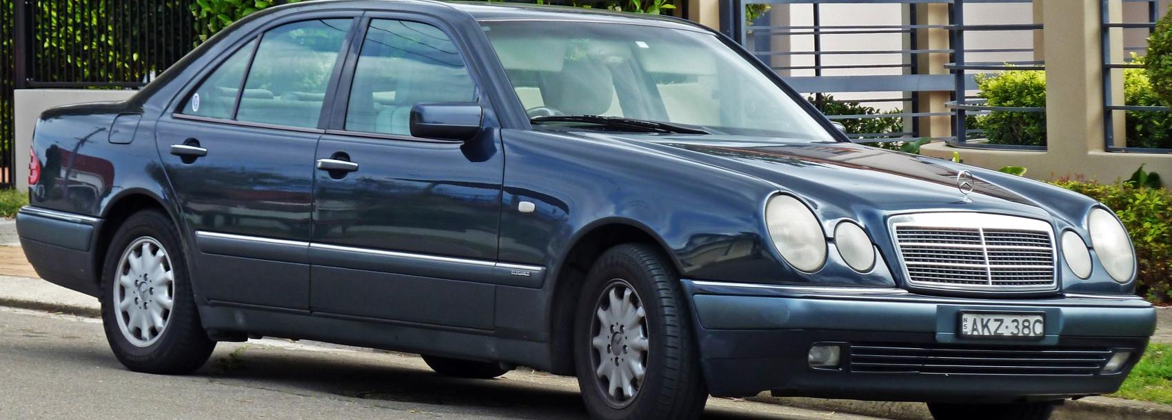 Mercedes-Benz E-Serisi (W210)