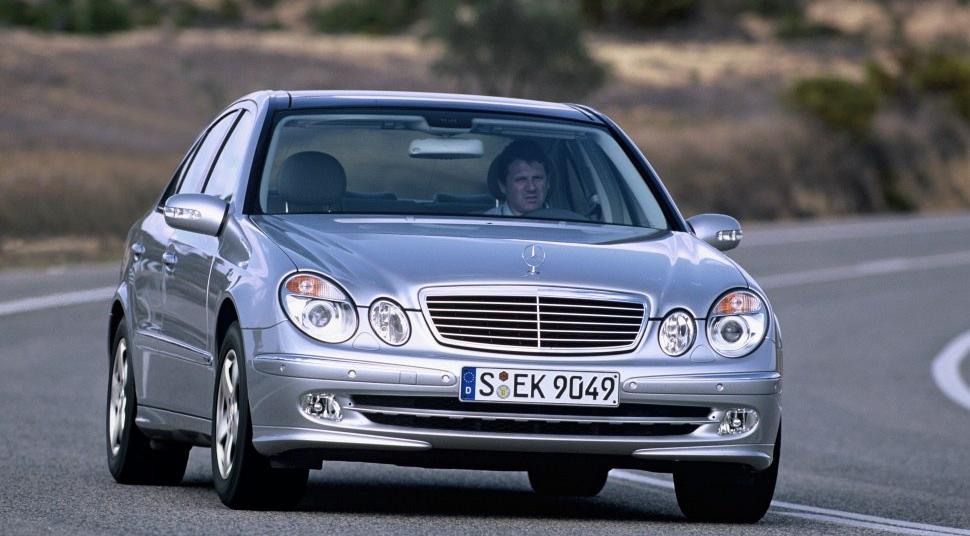 Mercedes-Benz E-Serisi (W211)