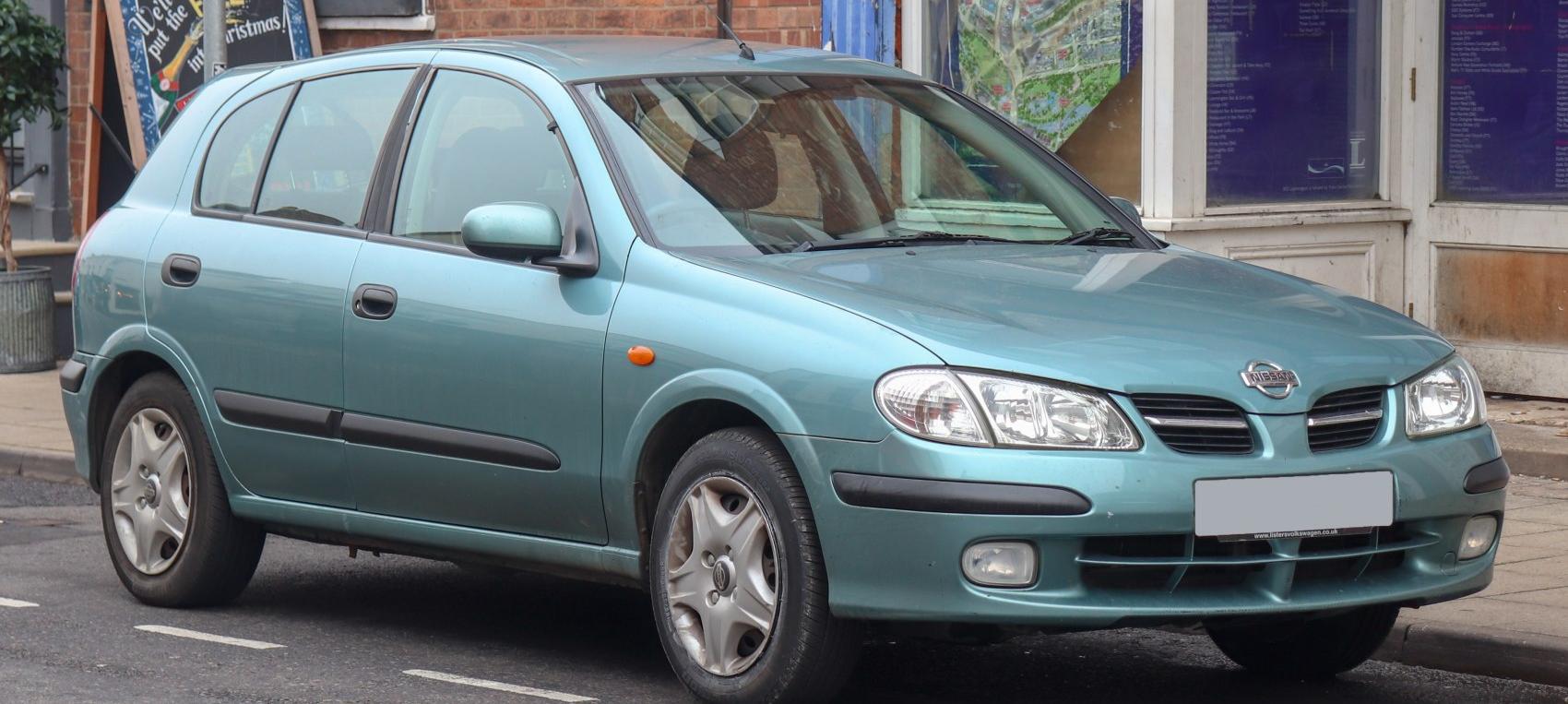 Nissan Almera II Hatchback (N16)