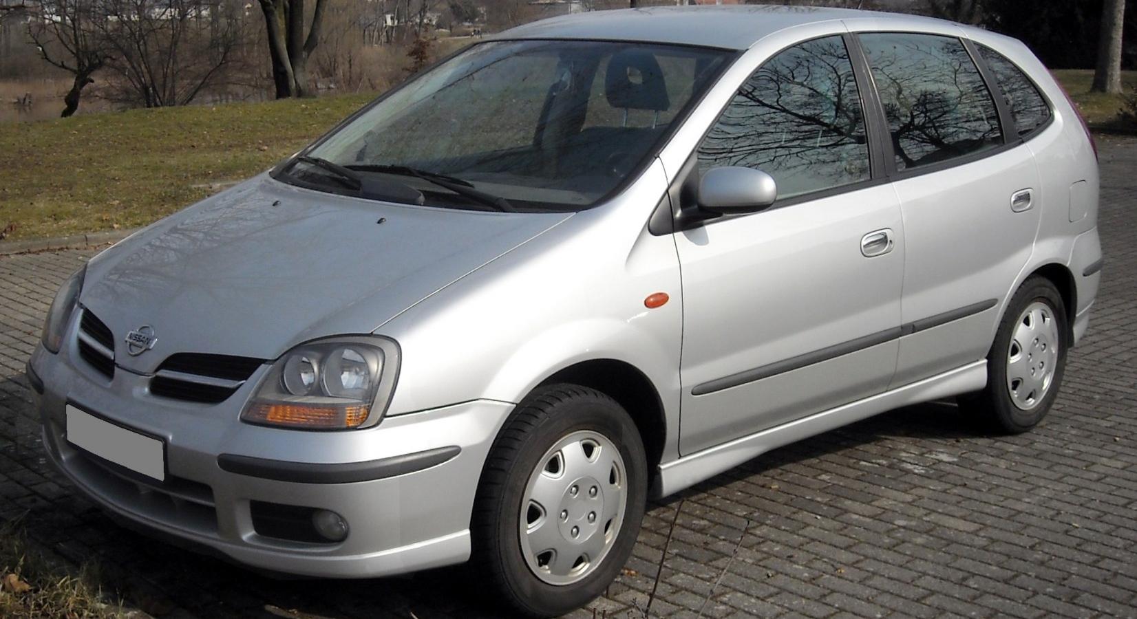 Nissan Almera Tino